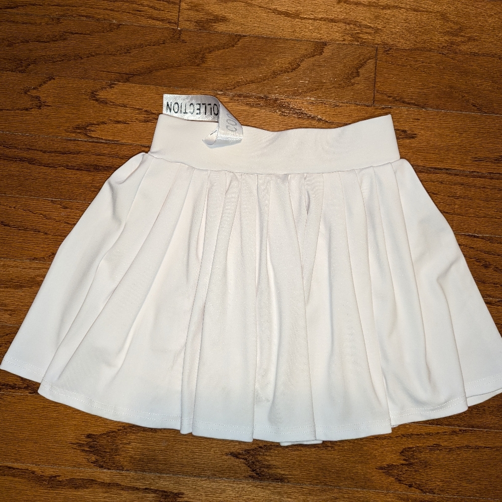 White pleated tennis skirt with shorts - active indero - small - high waist